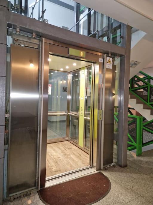 בוקרשט Studio Modern. מראה חיצוני תמונה